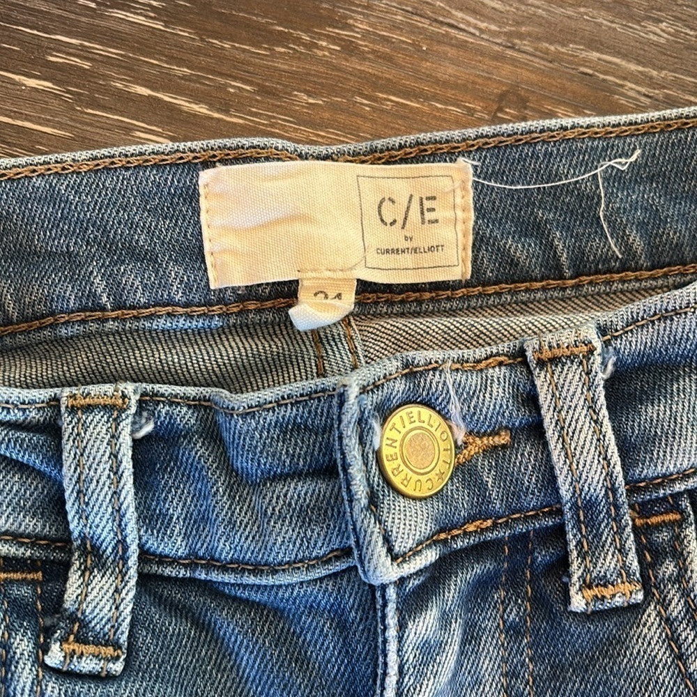 Current Elliot jeans
Women’s 24 - Picture 2 of 5